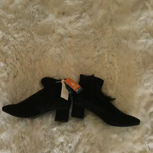 Sporto stretch suede ankle boots 12W New